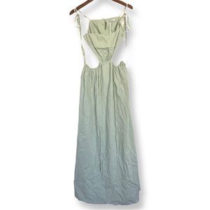 Reformation True Dress. New with tags, colour: pistachio, size: 2. Super cute.